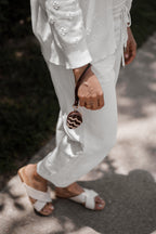 The Pinecone · 01 (w/strap)
